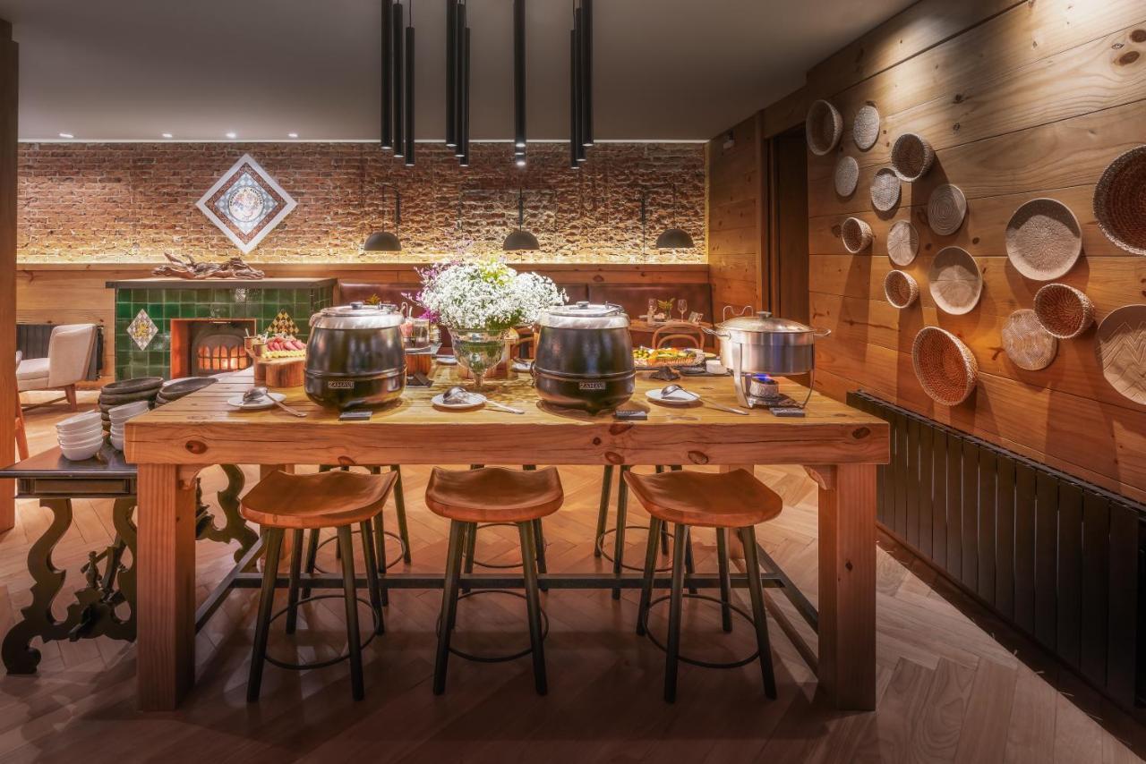 فندق بافاريا سبورت غرامادو المظهر الخارجي الصورة The kitchen at the restaurant