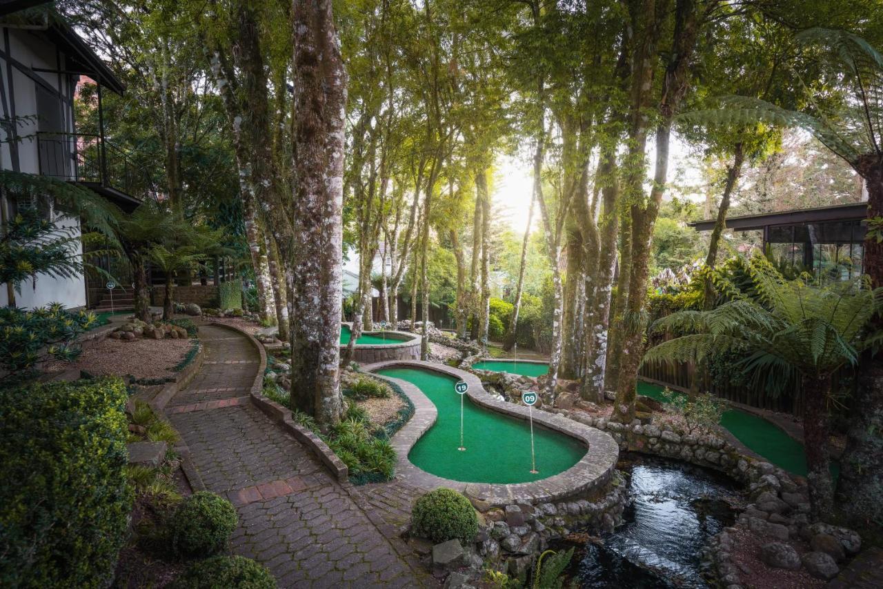 فندق بافاريا سبورت غرامادو المظهر الخارجي الصورة The golf course at the hotel