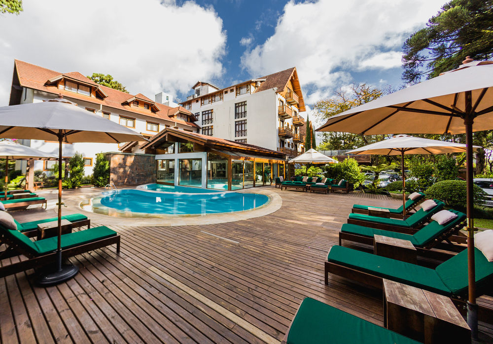 فندق بافاريا سبورت غرامادو المظهر الخارجي الصورة The pool at the hotel
