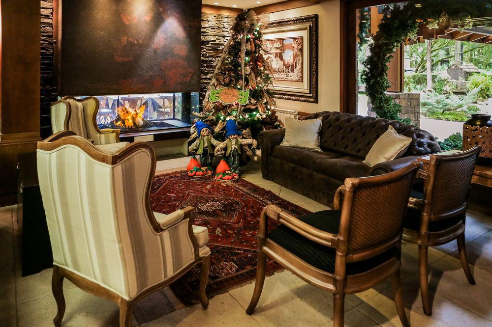فندق بافاريا سبورت غرامادو المظهر الخارجي الصورة The interior of the home of the late Michael Jackson